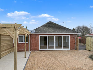 Photo 21- click for photo gallery